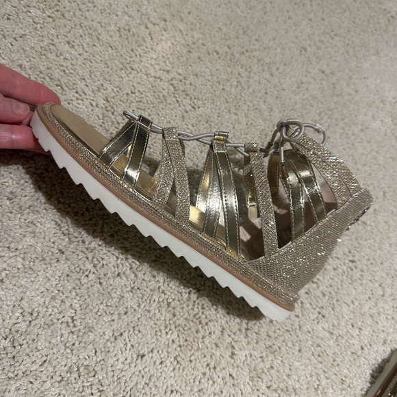 Stuart Weitzman Girls Rain Star Flat Sandal Size 5 NWOT - Picture 11 of 12